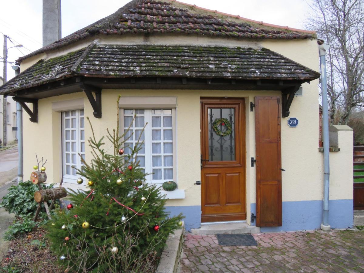 Charmante Maison Pres De Vezelay Voutenay-sur-Cure Kültér fotó