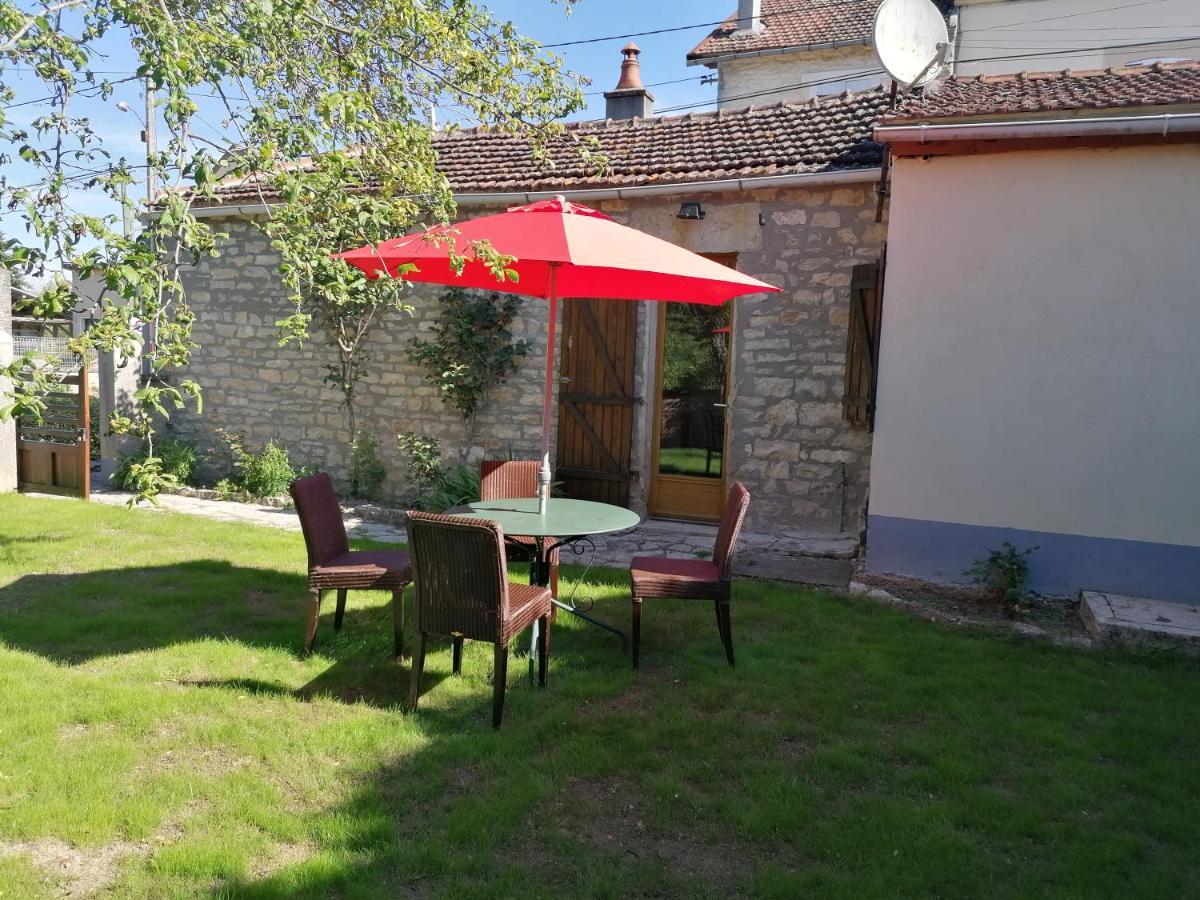 Charmante Maison Pres De Vezelay Voutenay-sur-Cure Kültér fotó