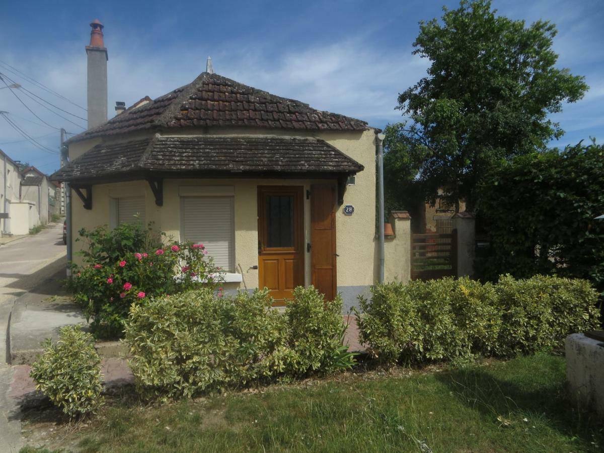 Charmante Maison Pres De Vezelay Voutenay-sur-Cure Kültér fotó